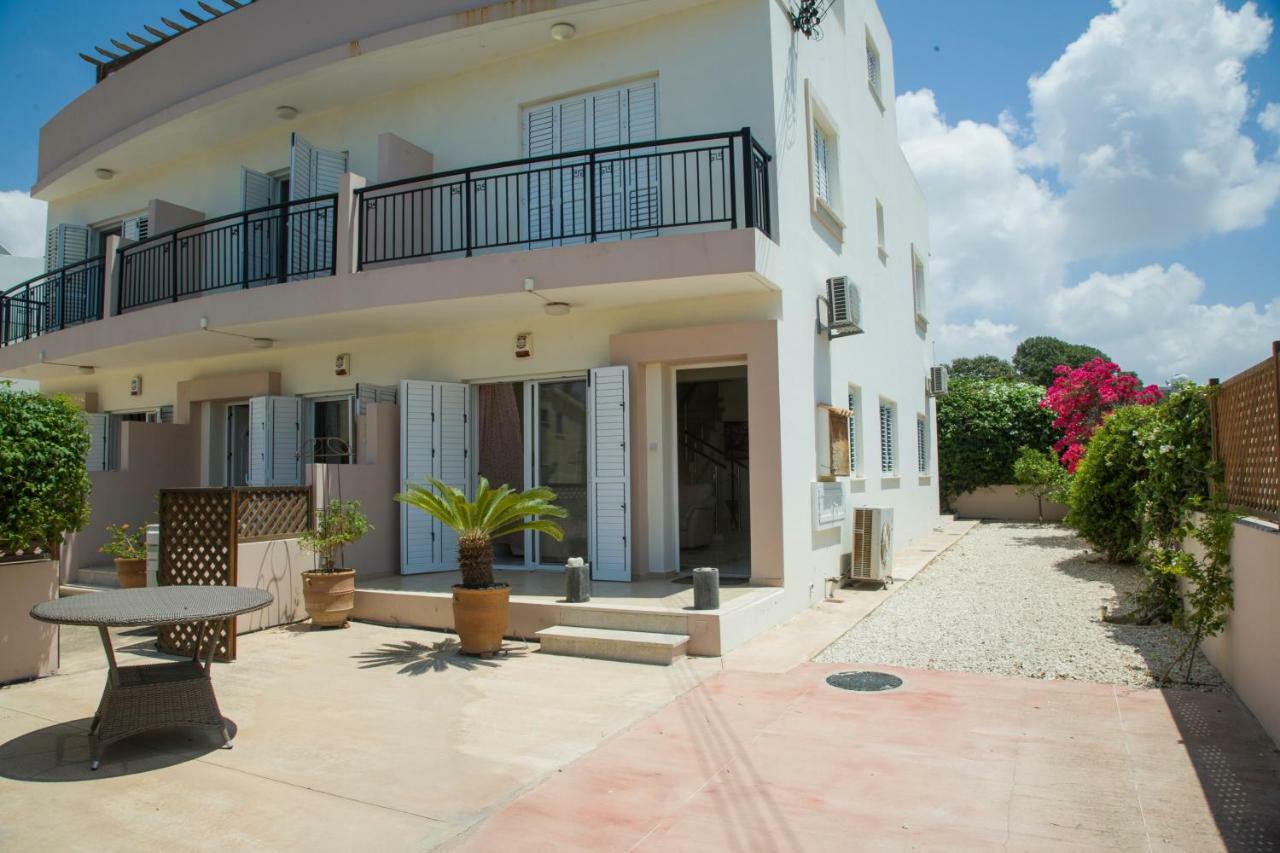 The Paradise Townhouses By Taimoura Paphos Ngoại thất bức ảnh