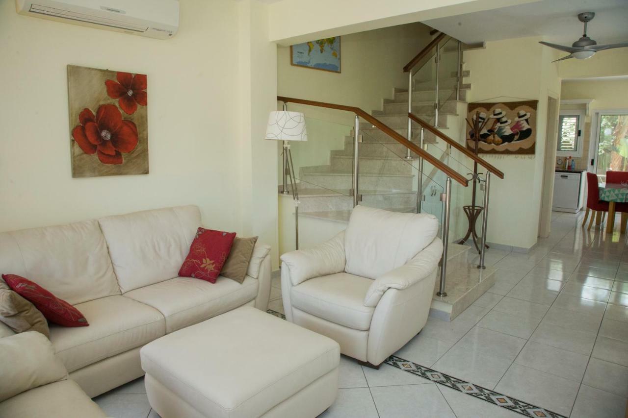 The Paradise Townhouses By Taimoura Paphos Ngoại thất bức ảnh