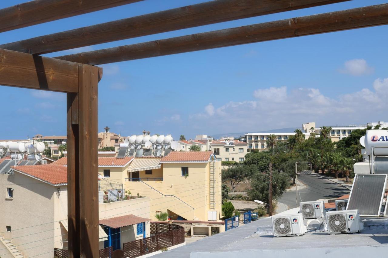 The Paradise Townhouses By Taimoura Paphos Ngoại thất bức ảnh